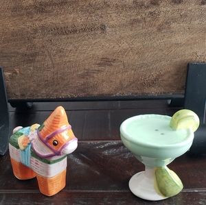 NWT- ceramic salt & Pepper shakers